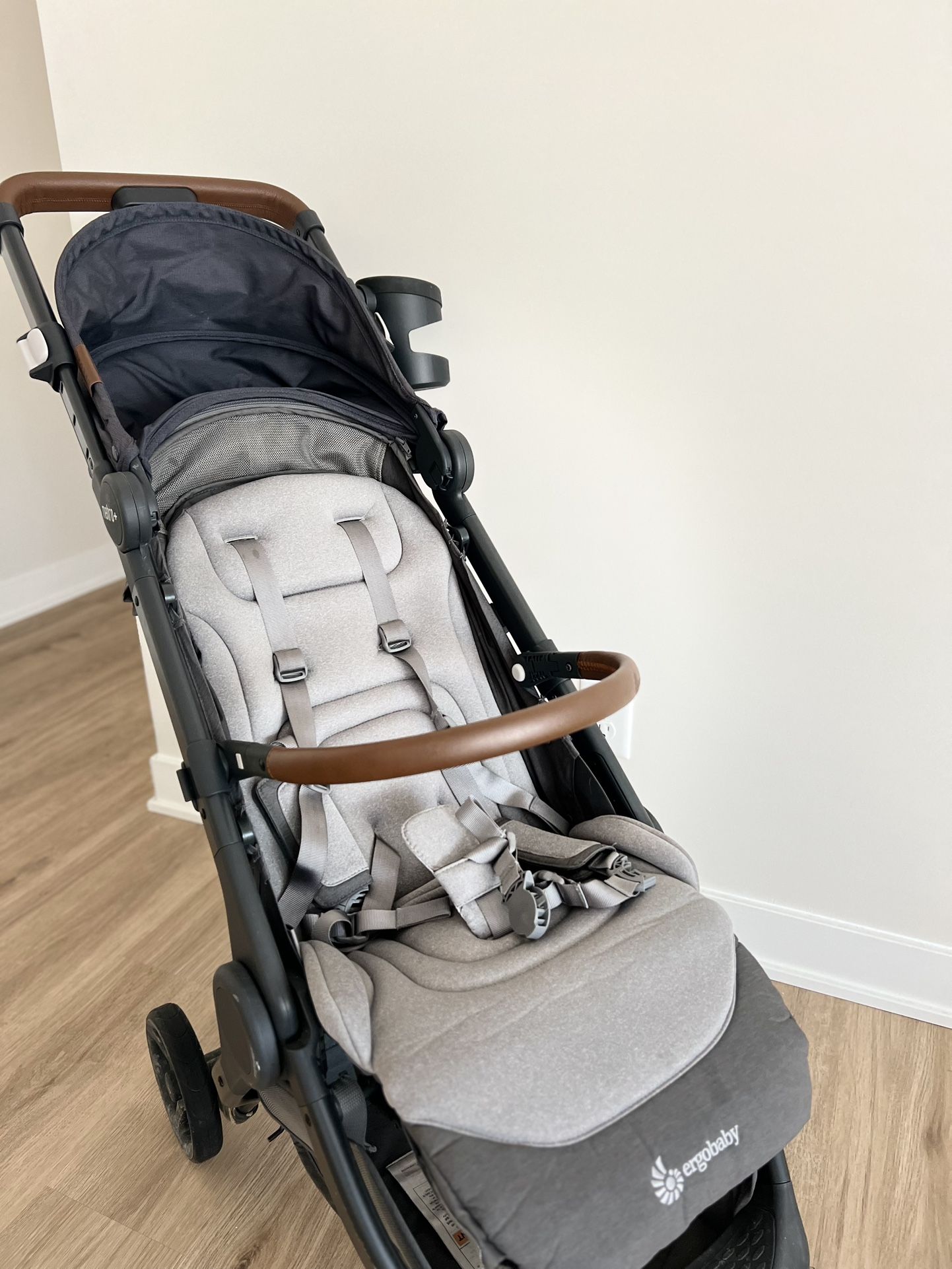 Ergobaby Metro+ Deluxe Stroller – Like New!