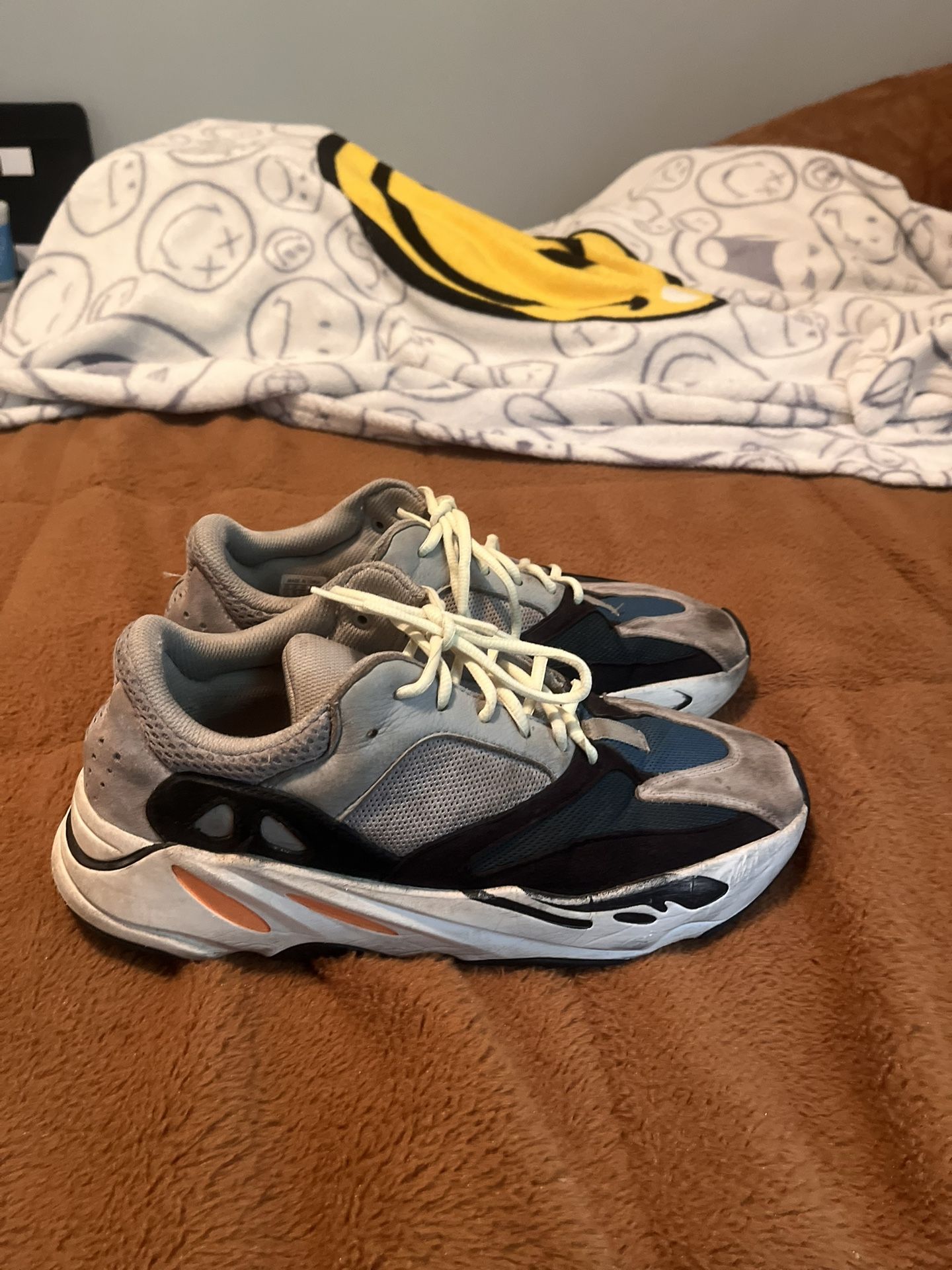 Yeezy 700 Roadrunner