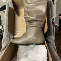 Journee Jayne Women’s Knee-High Boots (sz 8)