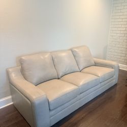 Excellent Couch!!