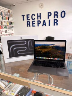 Apple macbook pro 13” 2020, i5, 8gb RAM, 256gb SSD