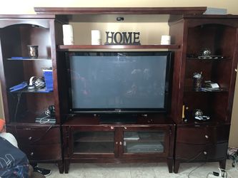 Entertainment center tv stand