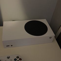 Xbox one s with Controller 