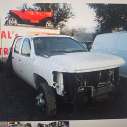 FOR PARTS 2011 CHEVY SILVERADO 3500 DULLY 6.6 DURAMAX 2X4 ALLISON TRANS FLAT BED