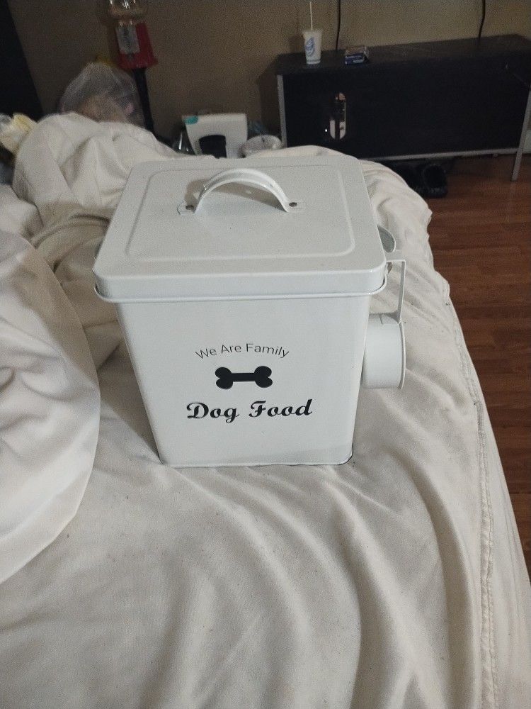 White 4 Pound Dog Food Canister
