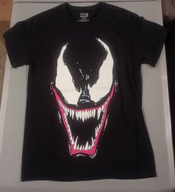Small adult Venom shirt