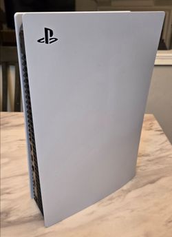 PS5 Digital 825GB, 3 Controllers & Cronus Zen ALL for $500