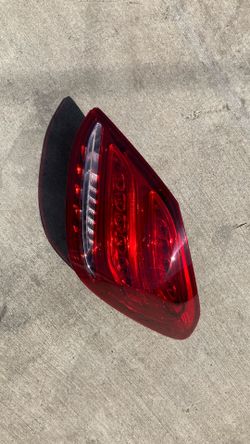 OEM 2015-2018 Mercedes C-Class Sedan LED Tail Light Right Passenger Side RH W205