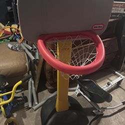 Little Tikes Basketball  Stand With Rack