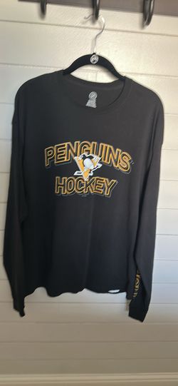 Men’s Pittsburgh Penguins Long sleeve shirt.