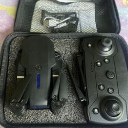 Fold drone pro good condition and new have everything in the bag $19.