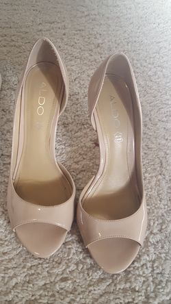 Reduced!!! Aldo size 8 nude heels