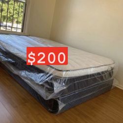 QUEEN SIZE MATTRESS & BOX SPRING 