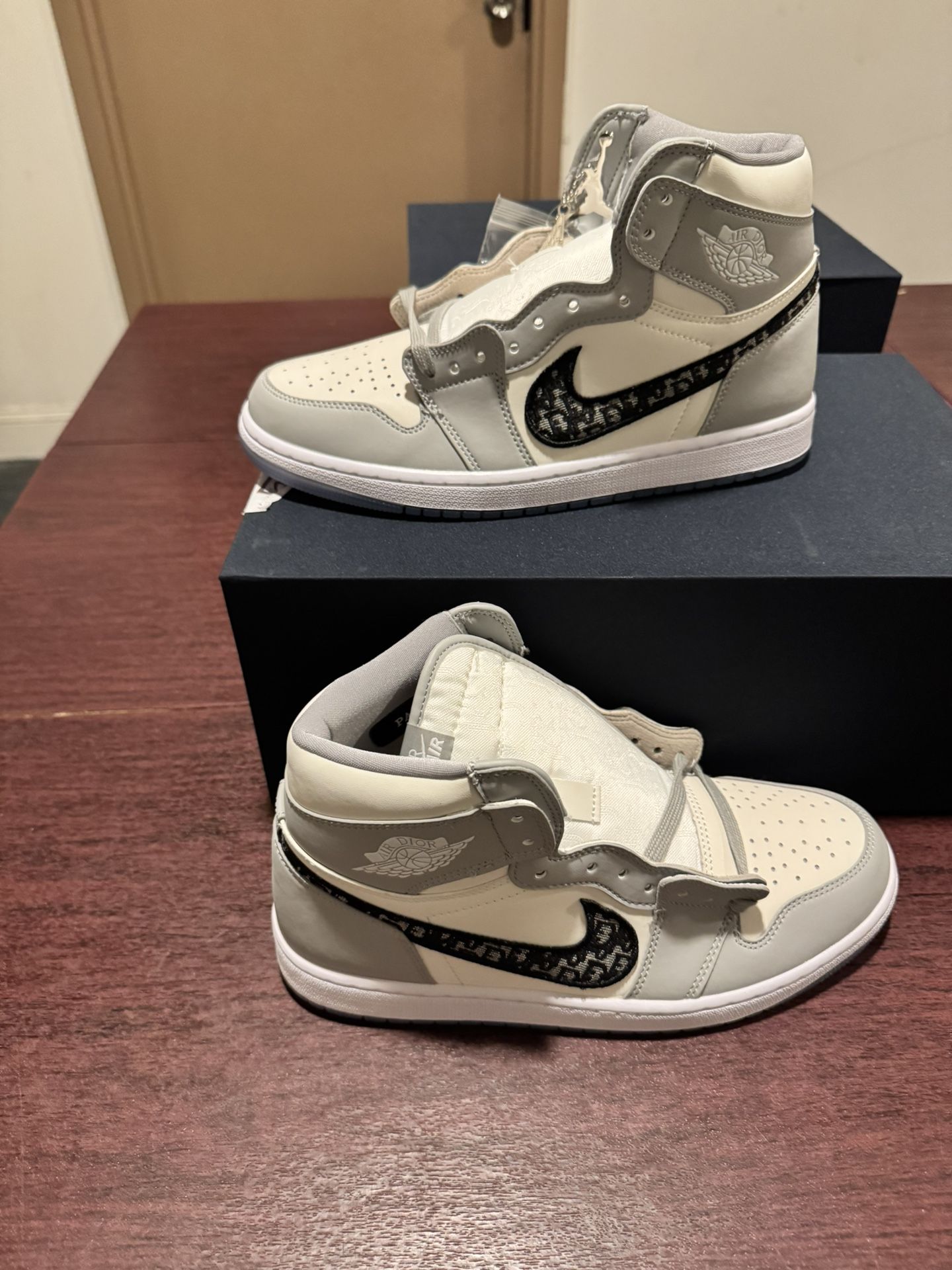 Air Jordan 1 Dior Retro / Dunk High- Size 10 -11 -11.5 & 12.5