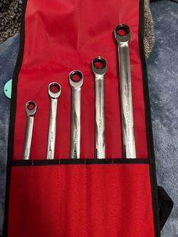 New Snap-on 5pcs. 12 point  metric flank drive  high performance ratcheting wrench set
