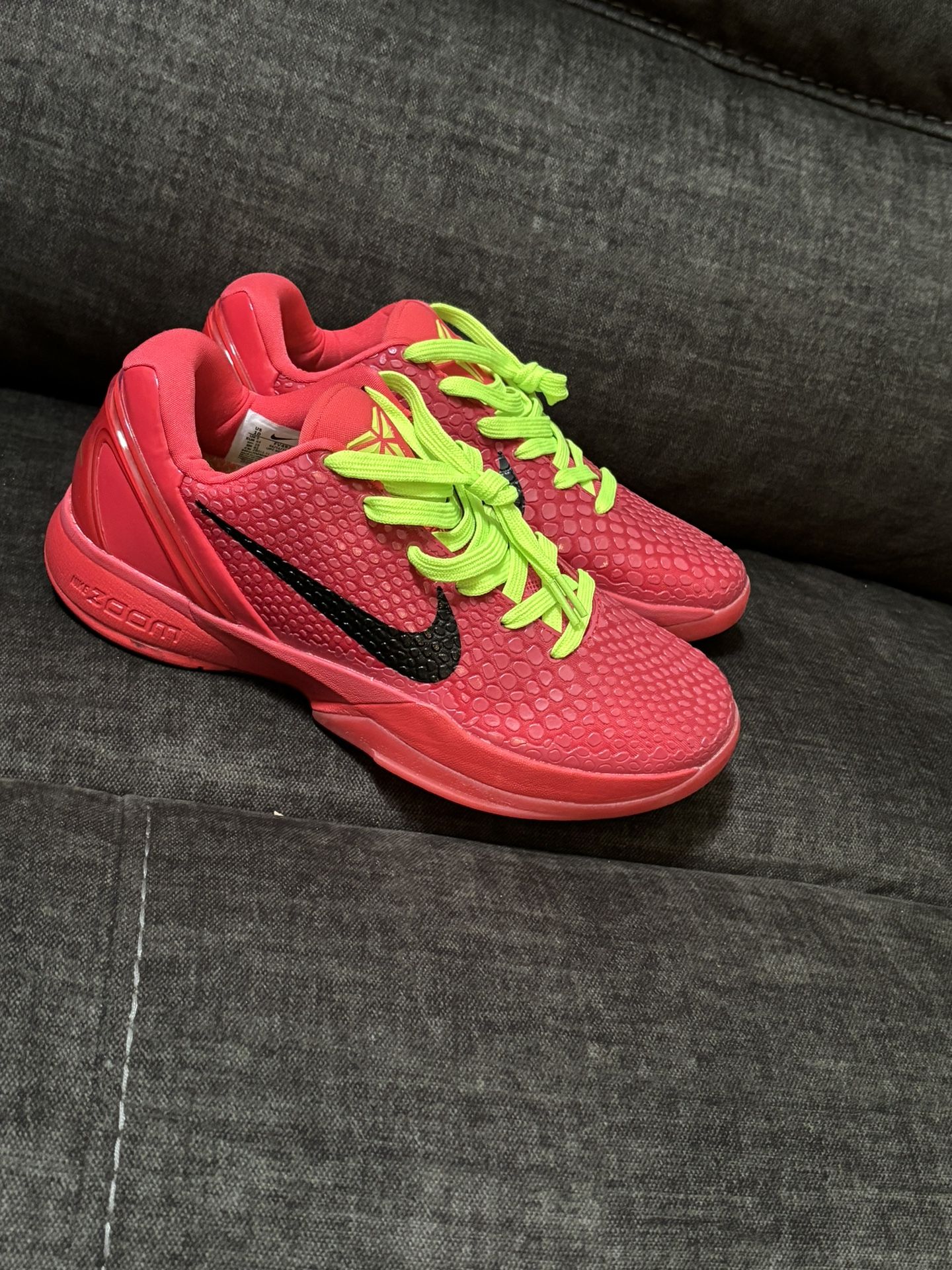 Nike Kobe Reverse Grinch
