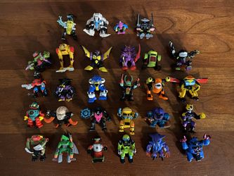 1992-93 Galoob Micro Machines Action Figures Z-Bots (28 Total)