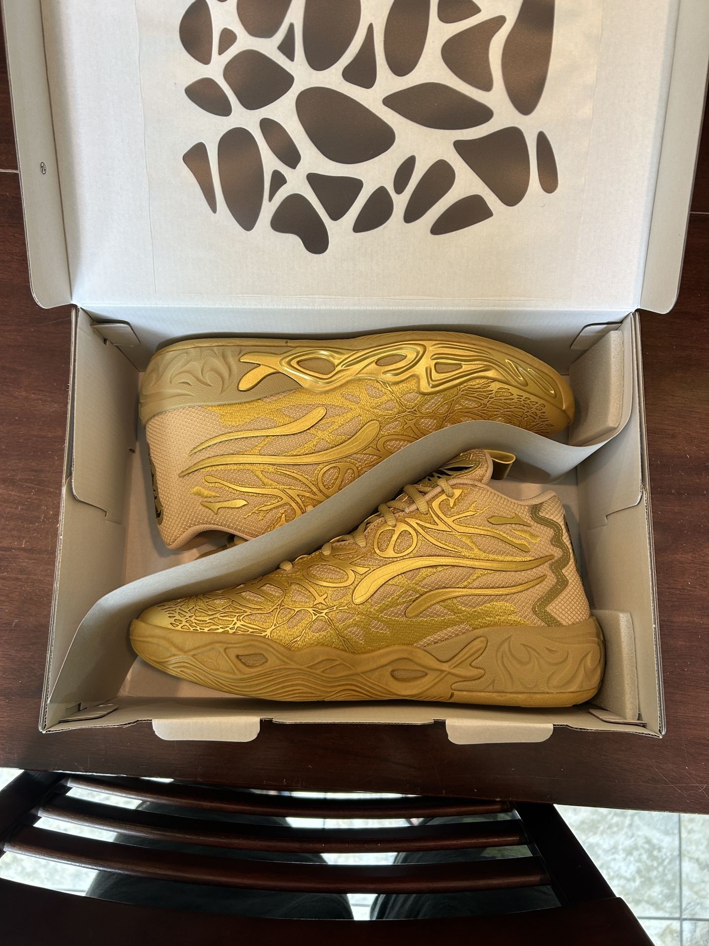MB.04 Golden Child