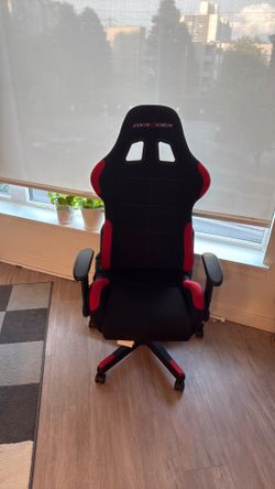 Dxracer gaming chair