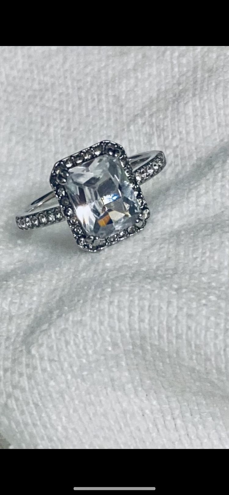 925 Sterling Silver Emerald Cut Moissanite 3.2 KT Equisite...