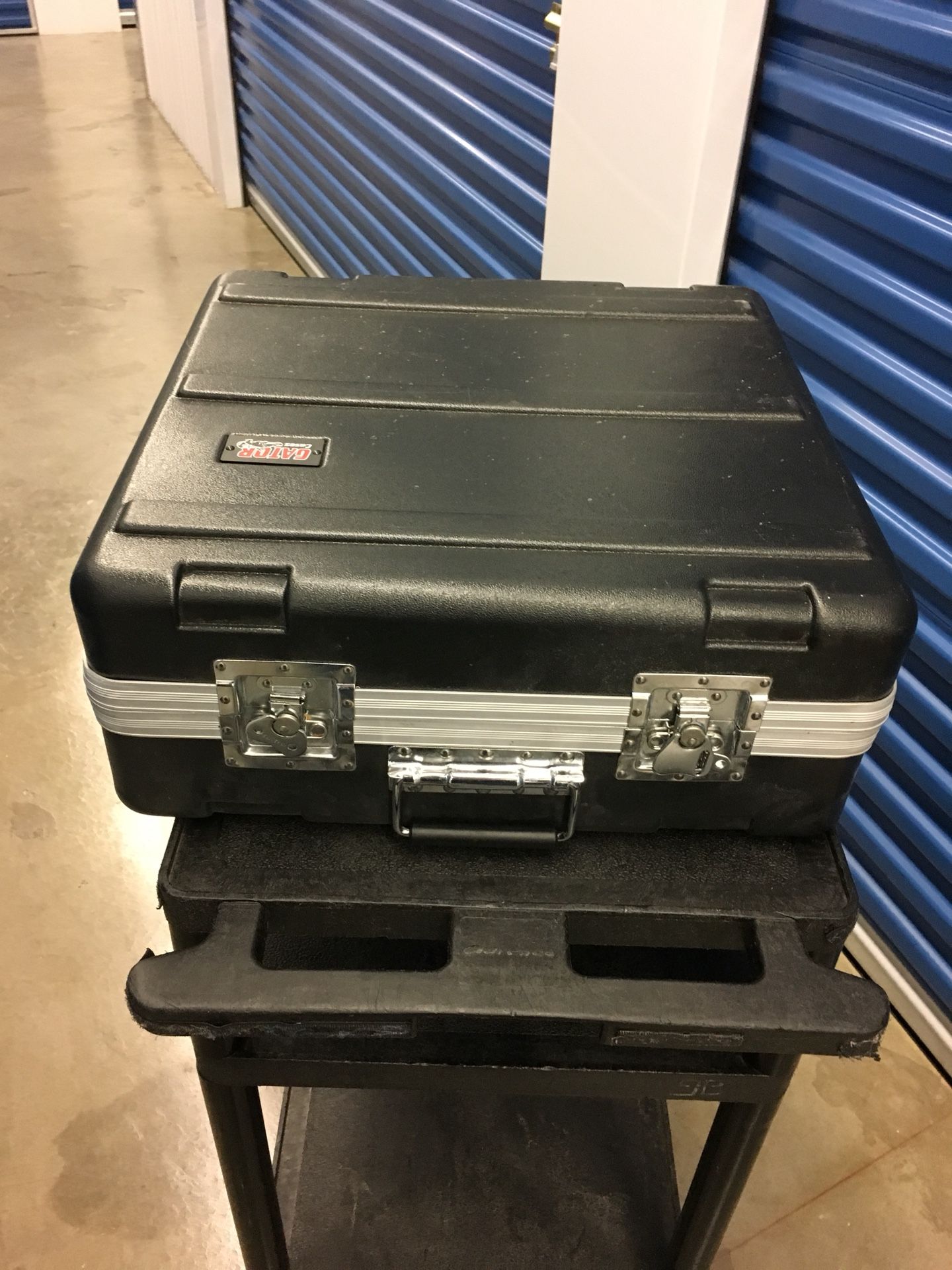 Gator Mixer Case 24”