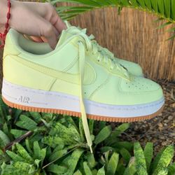 Nike Air Forces Women’s 9.5