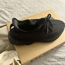 Adidas Yeezy Boost 350 V2 Onyx 8.5 Inch 