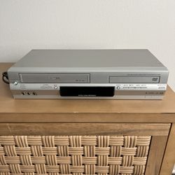 Toshiba VHS DVD Combo Player 