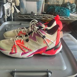 Jordan "Why Not?" Zer0.3 SE Flash Crimson 