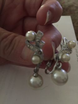 Vintage clip on dressy pearl earrings