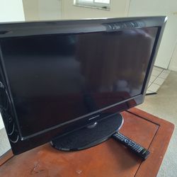 HANNspree 32 inch TV with Controller 