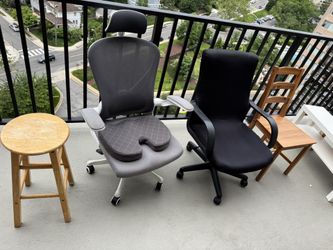 Set Of Chairs (total 5 chairs)