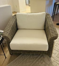 Wicker look Armchair w/cushions