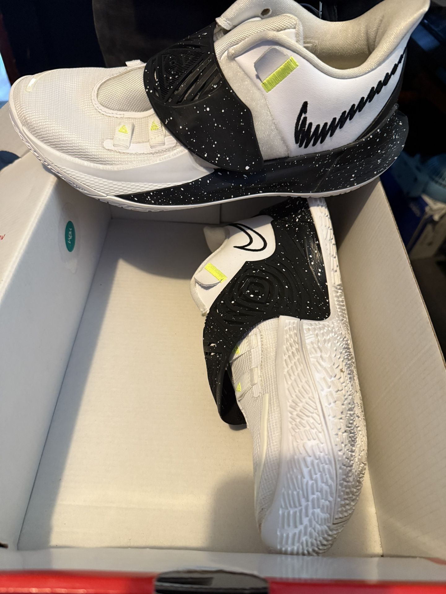 Kyrie Low 3 TB