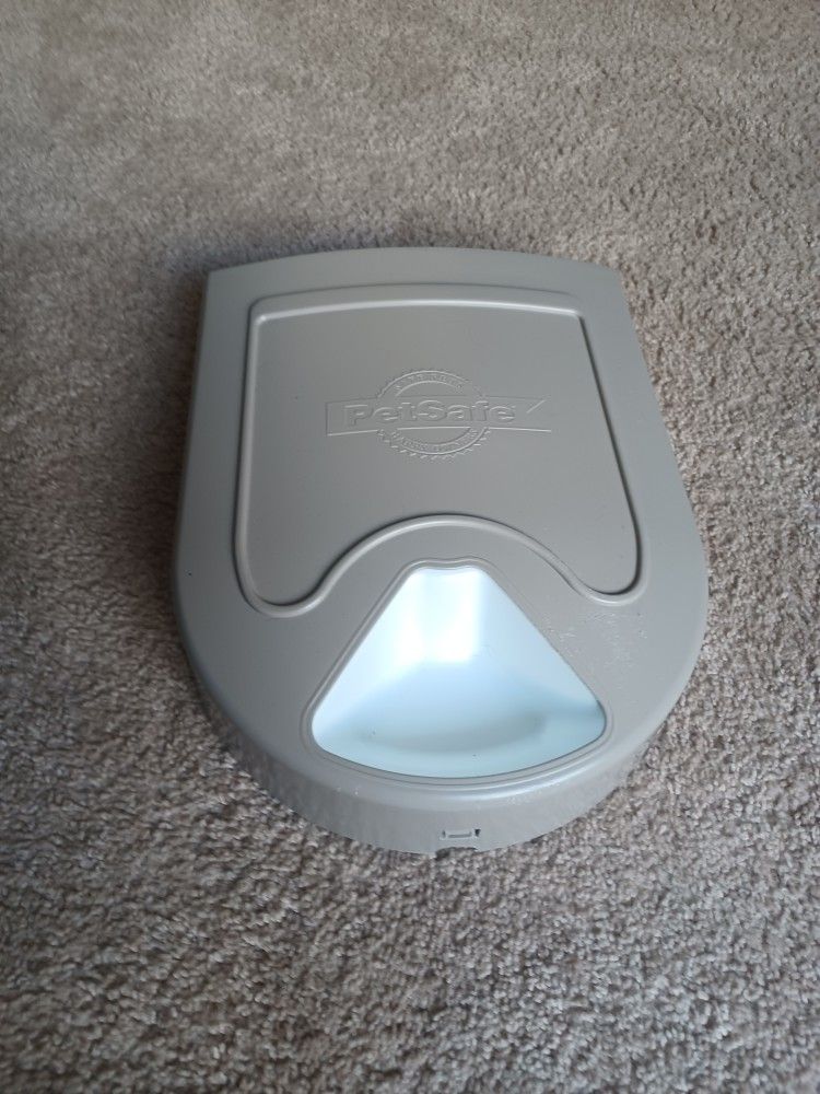 Dog Feeder