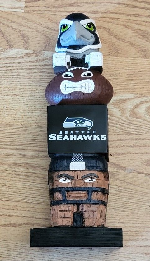 SEAHAWKS TOTEM POLE!