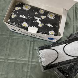 New. Face Masks. Packages. 35ct $4