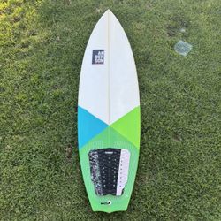 5’9 Anderson slingshot Surfboard 