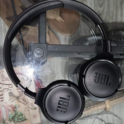 JBL Tune 510 Bluetooth Headphones