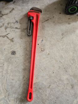 24-inch Heavy-Duty Pipe Wrench