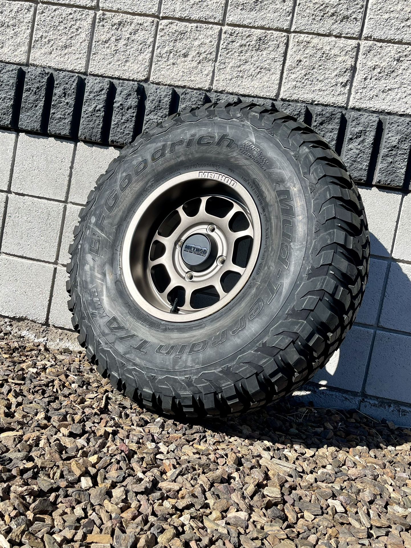 Deal. 17” Method Rims & Bf Goodrich 32x1014 Km3 Tires ,for CanAm Honda Utv SXS for Sale in