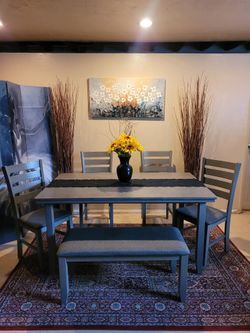 Dining table, 4 chair's and bench