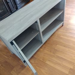 Small TV Stand 