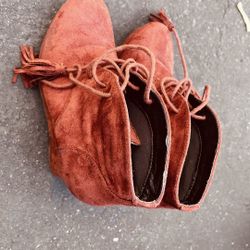 Boots Sz 5-5 1/2