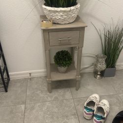 Small Table With Mirror 