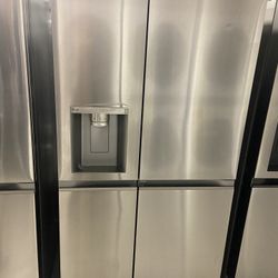 LG Refrigerator Never Used .Up to 50%off. $0 Down payment.Take home today!$1399