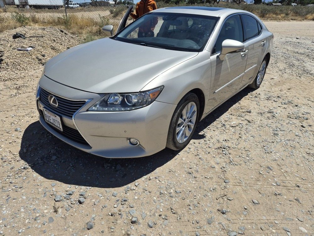 2015 Lexus ES 300h