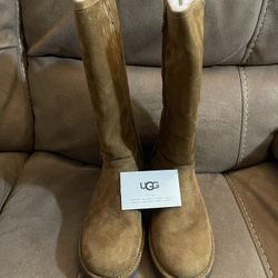 UGG Boots Water Resistant  Size 7