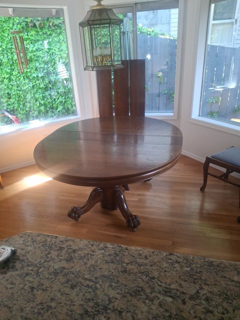 Antique Claw Foot Table 54 In
