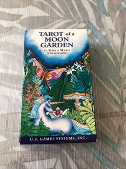 Tarot Of A Moon Garden Deck With Booklet